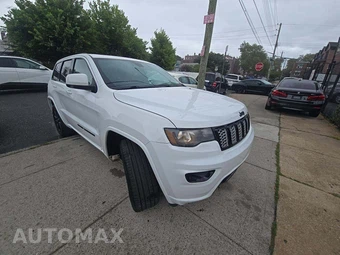 2017 Jeep Grand Cherokee Altitude Edition - miniatura 4