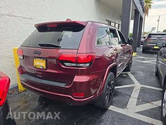 2017 Jeep Grand Cherokee Altitude Edition - miniatura 3