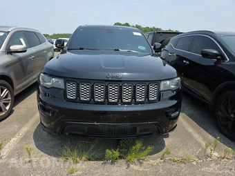 2017 Jeep Grand Cherokee Altitude Edition - miniatura 2