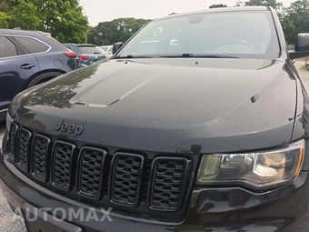 2017 Jeep Grand Cherokee Altitude Edition – miniatura 23