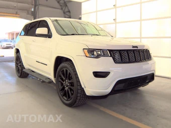 2017 Jeep Grand Cherokee Altitude Edition - miniatura 3