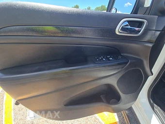 2017 Jeep Grand Cherokee Altitude Edition - miniatura 9
