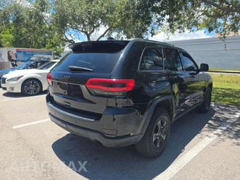 2017 Jeep Grand Cherokee Laredo - miniatura 3