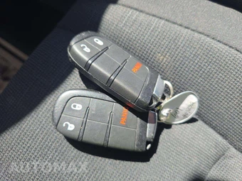 2017 Jeep Grand Cherokee Laredo - miniatura 8