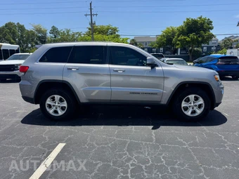 2017 Jeep Grand Cherokee Laredo - miniatura 4