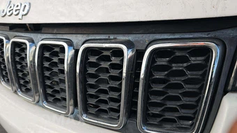 2017 Jeep Grand Cherokee Limited – miniatura 29