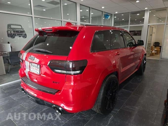 2017 Jeep Grand Cherokee SRT - miniatura 3