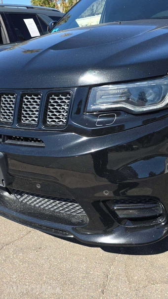 2017 Jeep Grand Cherokee SRT - miniatura 32