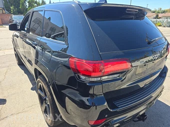 2017 Jeep Grand Cherokee SRT - miniatura 6