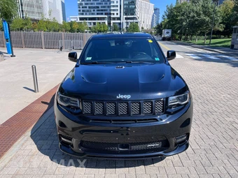 2017 Jeep Grand Cherokee SRT - miniatura 3