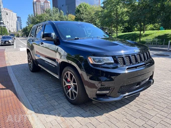 2017 Jeep Grand Cherokee SRT - miniatura 4