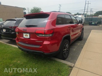2017 Jeep Grand Cherokee Trailhawk – miniatura 4