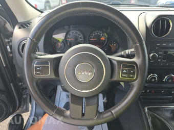 2017 Jeep Patriot Latitude - miniatura 10