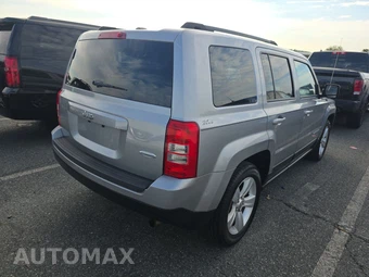 2017 Jeep Patriot Latitude - miniatura 4