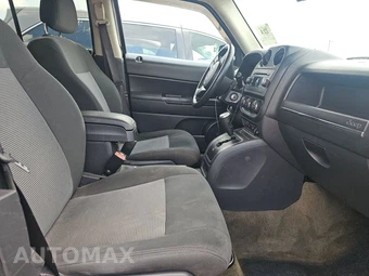2017 Jeep Patriot Latitude – miniatura 8