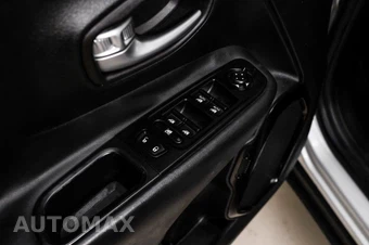 2017 Jeep Renegade Altitude Edition - miniatura 45