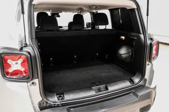 2017 Jeep Renegade Altitude Edition - miniatura 55