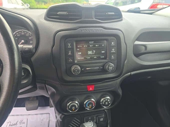 2017 Jeep Renegade Altitude Edition – miniatura 7