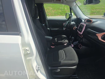2017 Jeep Renegade Altitude Edition - miniatura 8