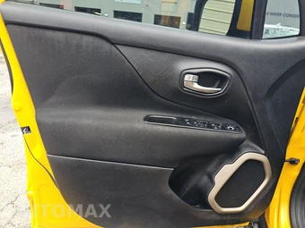 2017 Jeep Renegade Latitude – miniatura 9