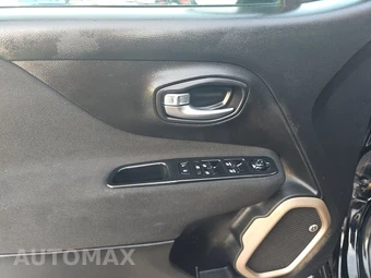 2017 Jeep Renegade Latitude – miniatura 9