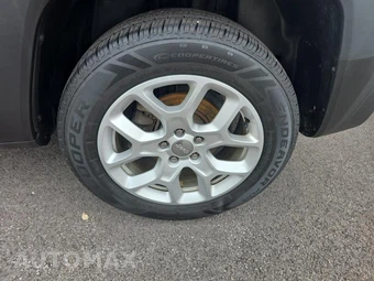 2017 Jeep Renegade Latitude - miniatura 11