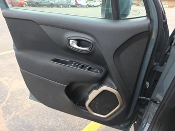 2017 Jeep Renegade Latitude - miniatura 9