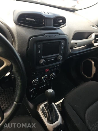 2017 Jeep Renegade Latitude – miniatura 11