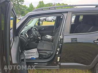 2017 Jeep Renegade Latitude – miniatura 3