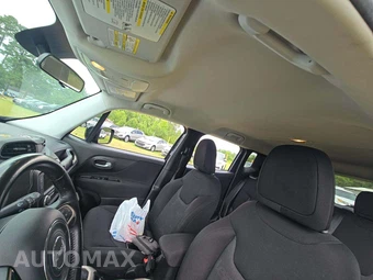 2017 Jeep Renegade Latitude – miniatura 8