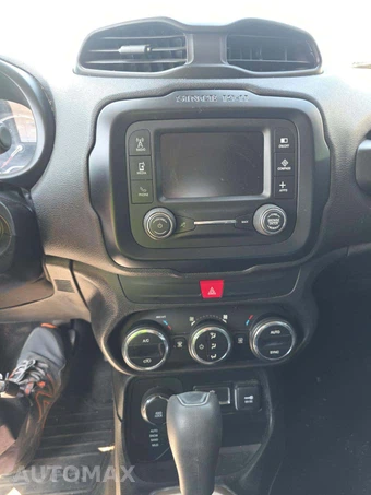 2017 Jeep Renegade Latitude – miniatura 10
