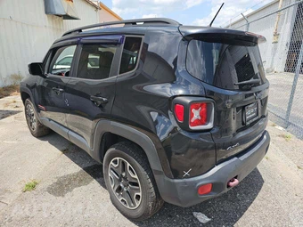 2017 Jeep Renegade Trailhawk - miniatura 2