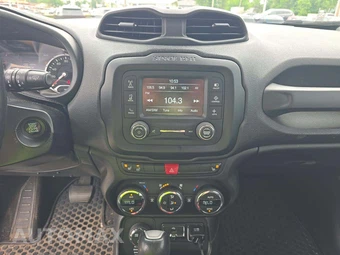 2017 Jeep Renegade Trailhawk – miniatura 7