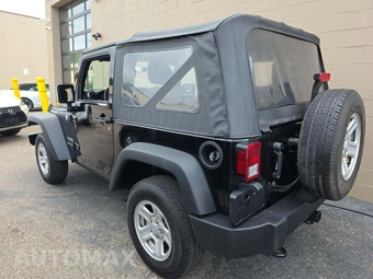 2017 Jeep Wrangler Sport - miniatura 2