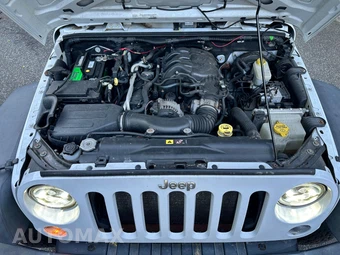 2017 Jeep Wrangler Sport - miniatura 17