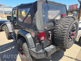 2017 Jeep Wrangler Sport - miniatura 2