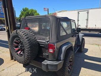2017 Jeep Wrangler Sport - miniatura 3
