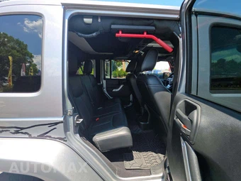 2017 Jeep Wrangler Unlimited Hard Rock Edition - miniatura 16