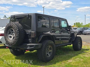 2017 Jeep Wrangler Unlimited Recon Edition - miniatura 3