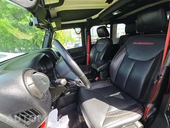 2017 Jeep Wrangler Unlimited Recon Edition - miniatura 6