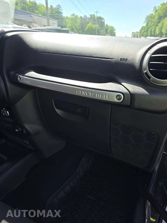 2017 Jeep Wrangler Unlimited Sahara - miniatura 19