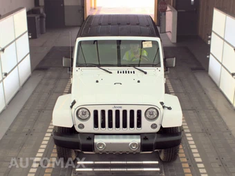 2017 Jeep Wrangler Unlimited Sahara – miniatura 2