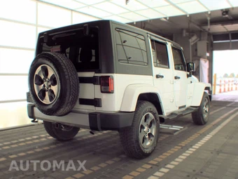 2017 Jeep Wrangler Unlimited Sahara – miniatura 4