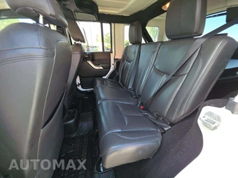 2017 Jeep Wrangler Unlimited Sahara - miniatura 13