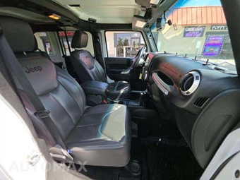 2017 Jeep Wrangler Unlimited Sahara - miniatura 18