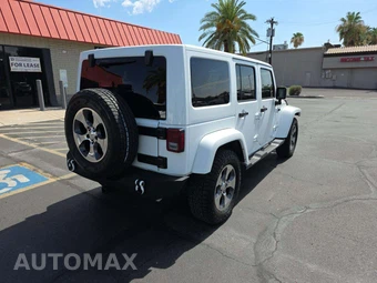 2017 Jeep Wrangler Unlimited Sahara - miniatura 3