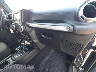 2017 Jeep Wrangler Unlimited Sahara - miniatura 16
