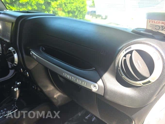 2017 Jeep Wrangler Unlimited Sahara - miniatura 18