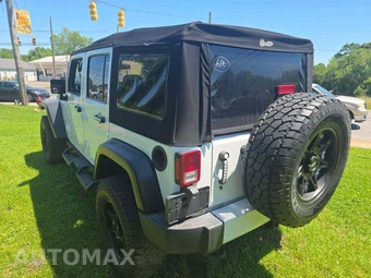 2017 Jeep Wrangler Unlimited Sahara - miniatura 2