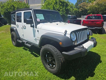 2017 Jeep Wrangler Unlimited Sahara - miniatura 4
